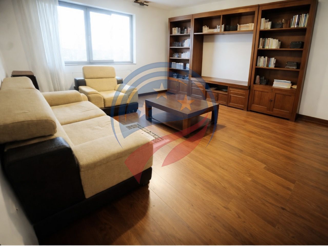 Apartament spațios cu 3 camere, etaj 1, zonă centrală – ideal pentru familie - Poză 1