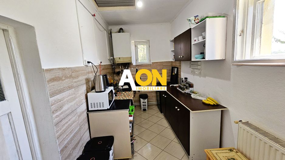 Casa renovata, 2 corpuri de cladire + anexe, 1331 mp teren, Paclisa - Poză 14