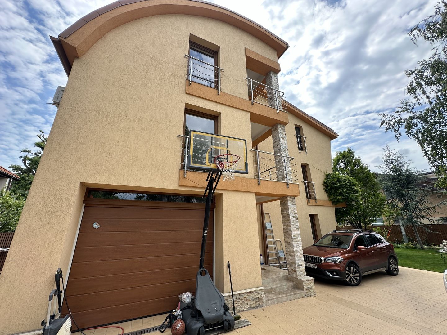 Iancu Nicolae- Vilă impresionantă-8 camere si 772 mp teren- comision 0 - Poză 3