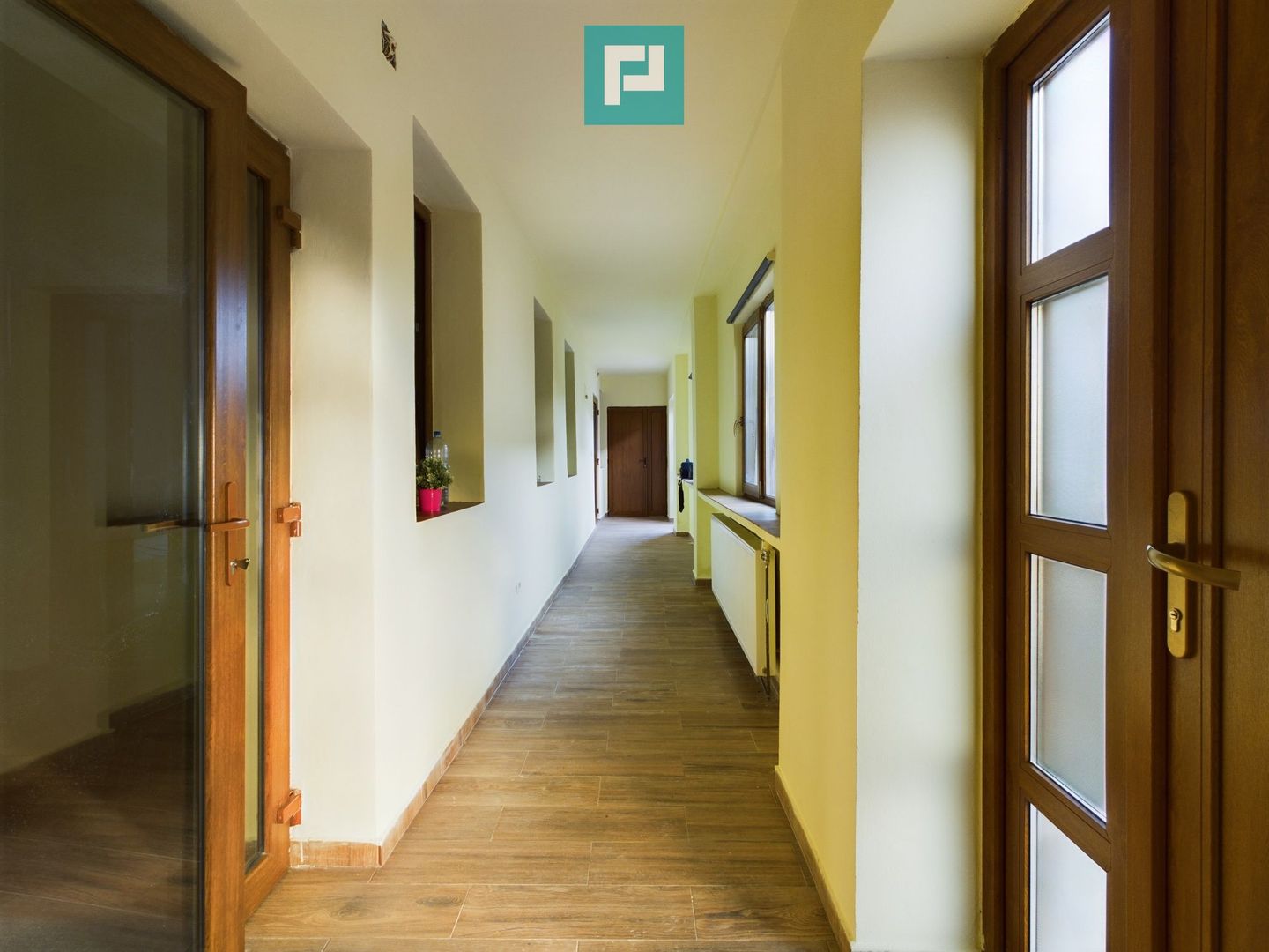 Casă cu 5 camere în Vladimirescu - Poză 5