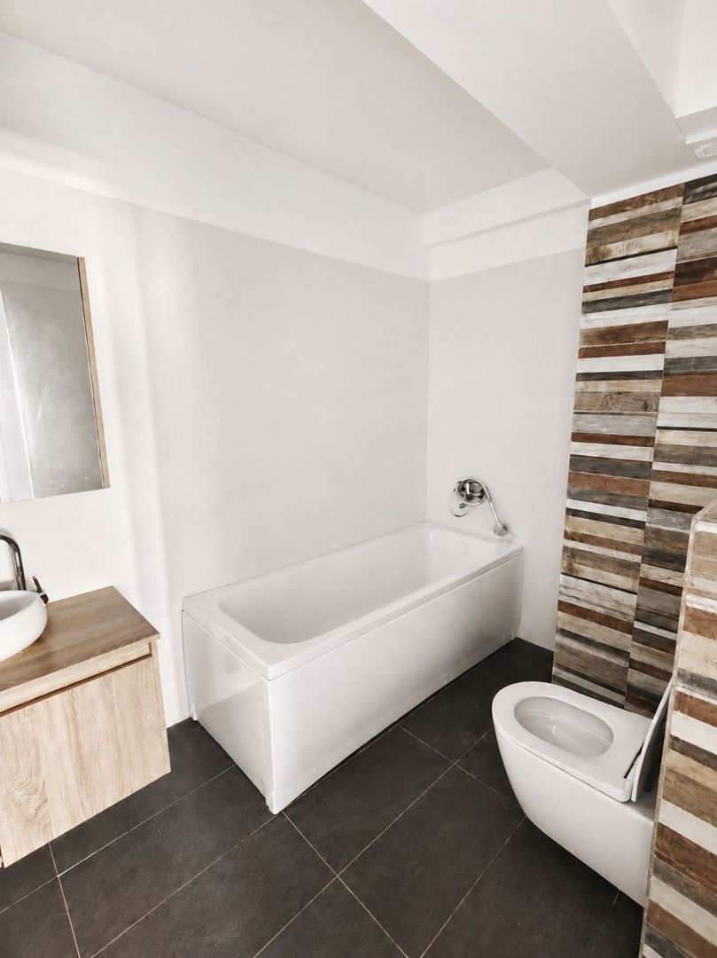 Apartament FINALIZAT 2 camere , 65mp. Copou 115000 euro TVA inclus - Poză 6
