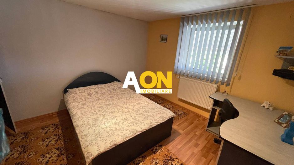 Casă cu 6 camere, teren 912 mp, garaj dublu, în zona Cetate-Schit - Poză 13