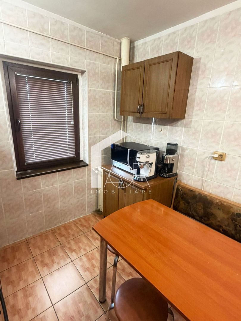 Apartament cu 3 camere, decomandat, zona 9 Mai - Poză 4