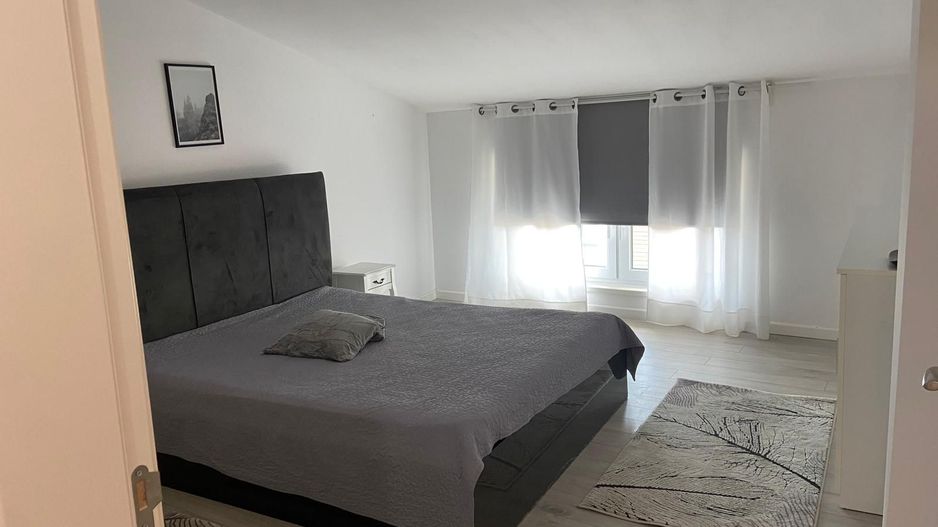 Apartament 4 camere | 3 dormitoare, 3 băi | Terasă 20 mp | parcare - Poză 2