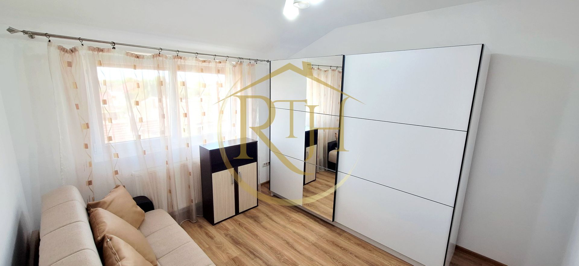 Oferim spre inchiriere, apartament cu 3 camere, Giroc zona Centrala - Poză 14