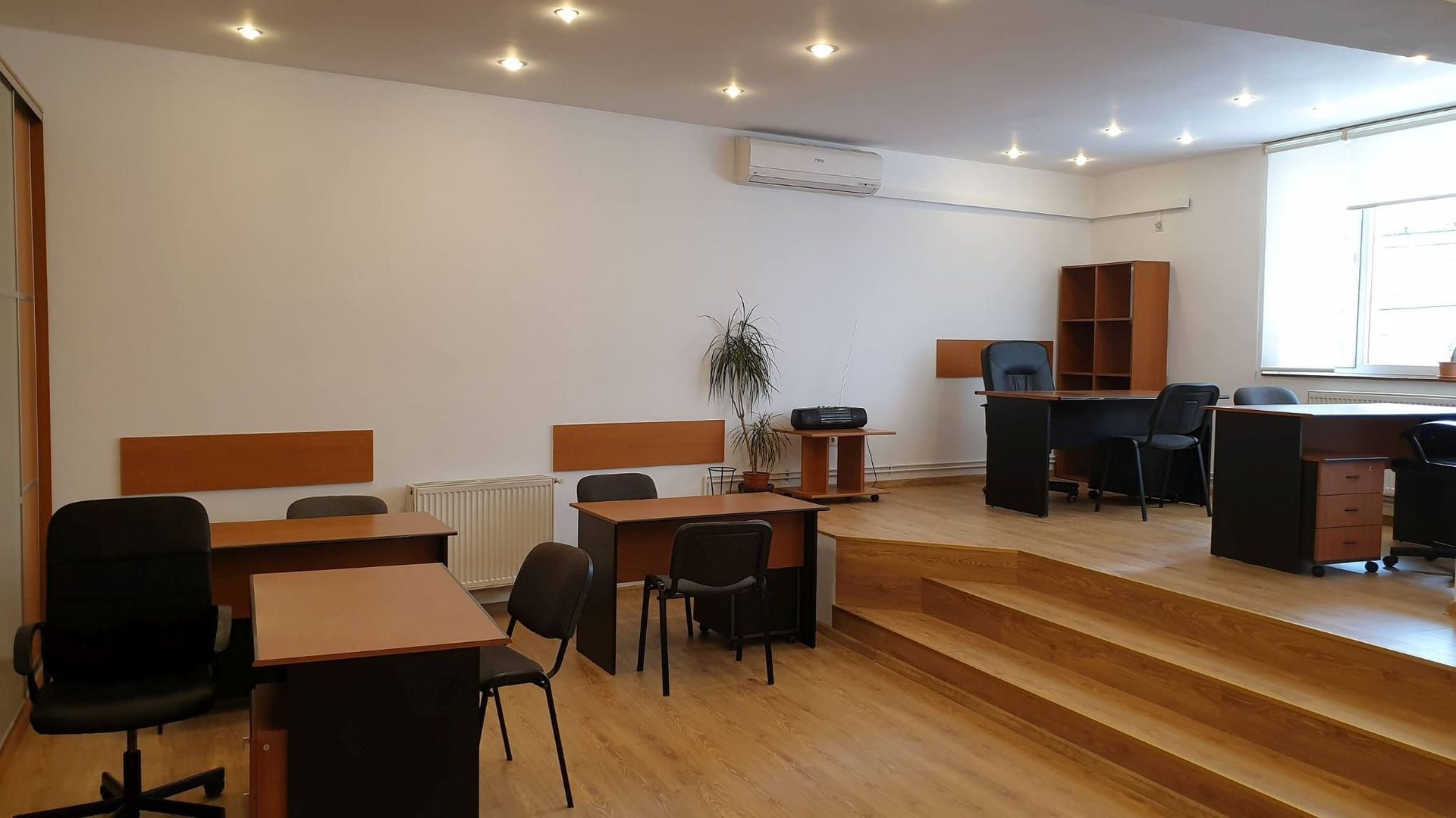 De vanzare Apartament 3 camere Mitropolie, ULTRACENTRAL liniste Unirii - Poză 3