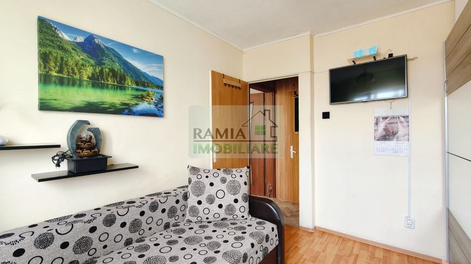 Apartament 3 camere, Cartierul Florilor, Boxă și parcare - Poză 7