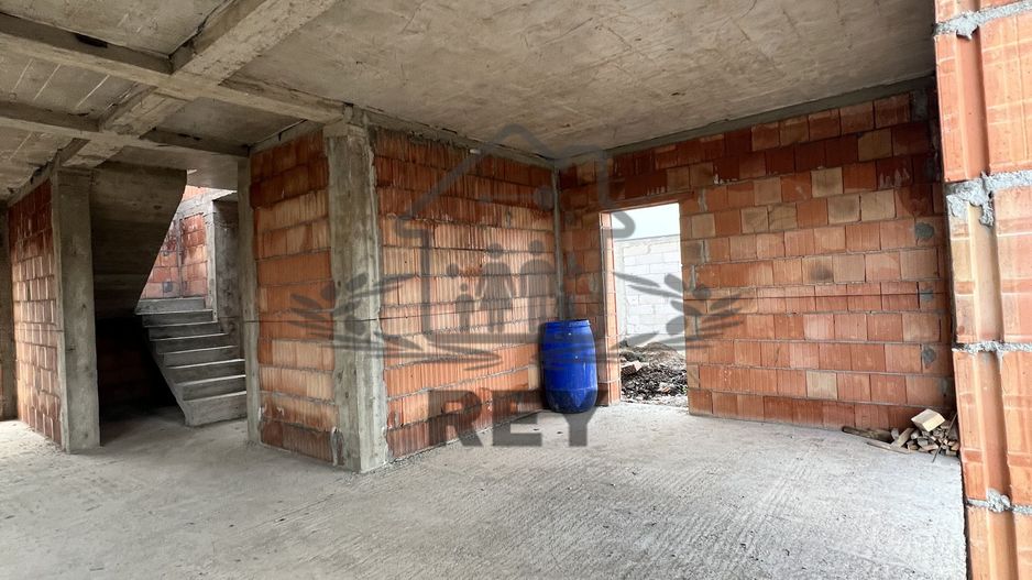 Casă single 4-5 camere / 500mp teren / Sura Mică / Sibiu - Poză 2