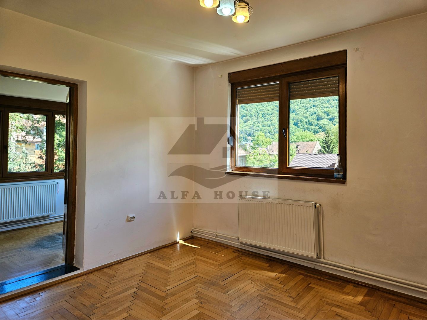 Casa deosebita cu 6 camere in  Centrul Brasovului - 210 mp - Poză 17