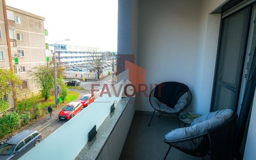 VAND 1/2 CLADIRE CU 6 APARTAMENTE - Poză 12