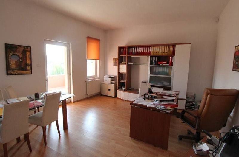 Vilă transformata în cămin pretabilă investiție - Poză 12