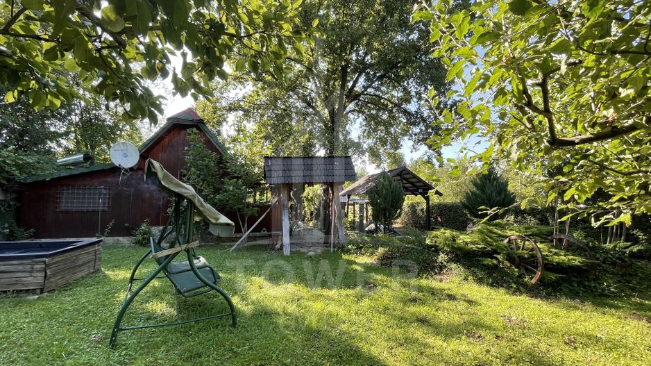 Teren deosebit cu cabană din lemn, Tocile – locație liniștită - Poză 1