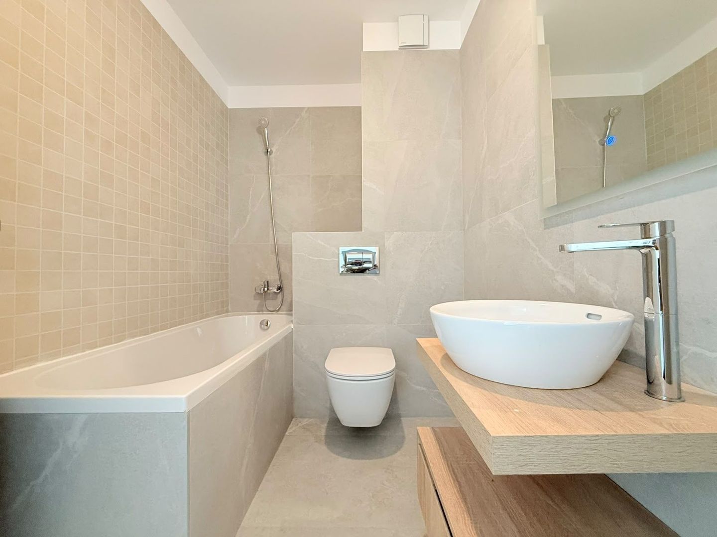 Apartament 2 Camere | Balcon 18,62 mp | Zonă Centrală - Poză 9