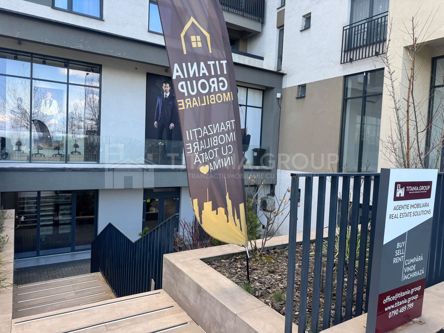 Spațiu comercial Kasper Coresi 100 mp, terasă 35mp - Poză 11