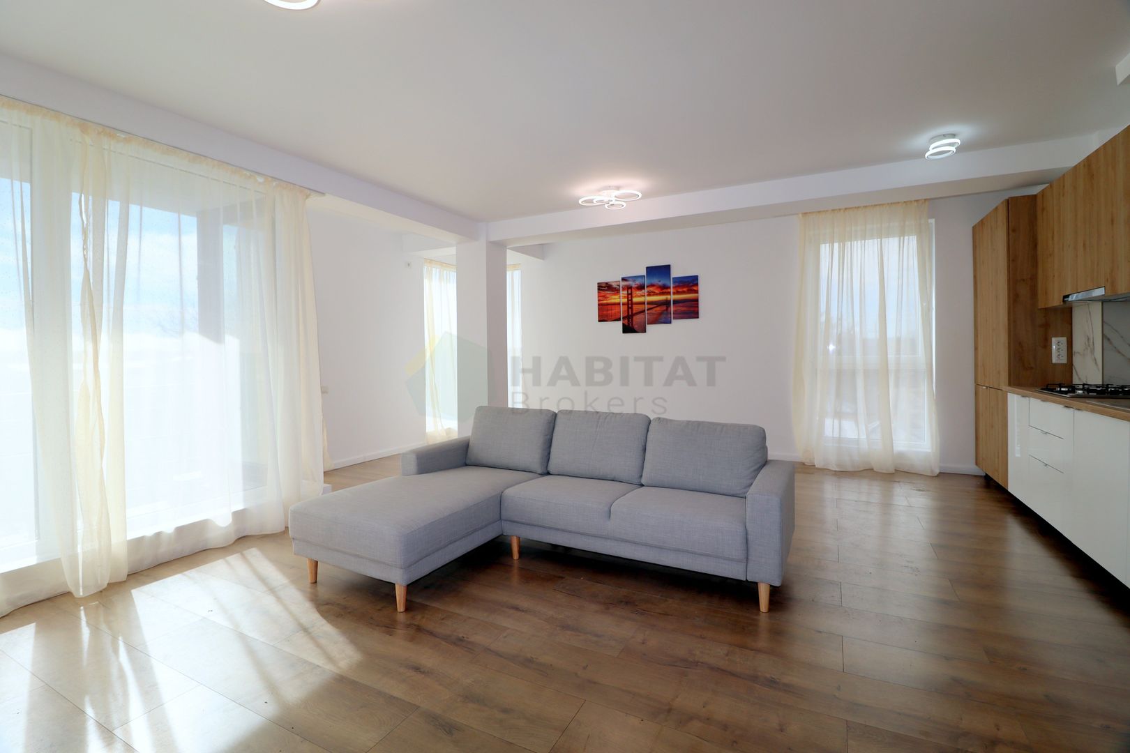 Apartament luminos, spatios, mobilat - Poză 13