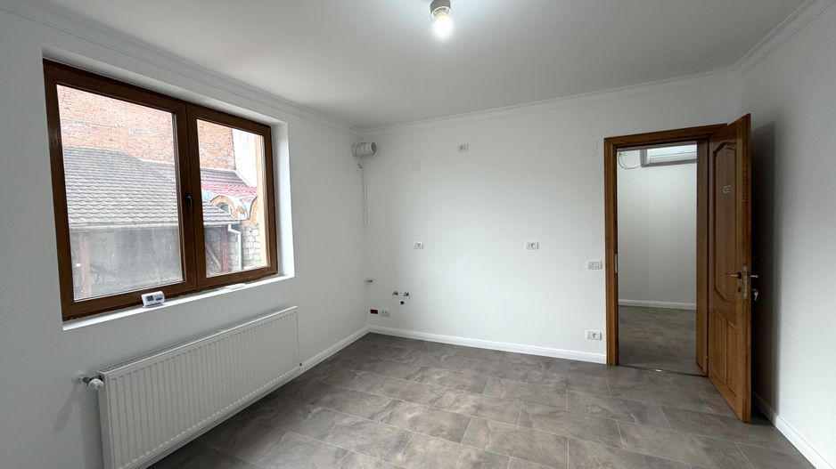 Investitie sau Locuit complex rezidential 4 apartamente cu 3 cam zona centrala - Poză 6