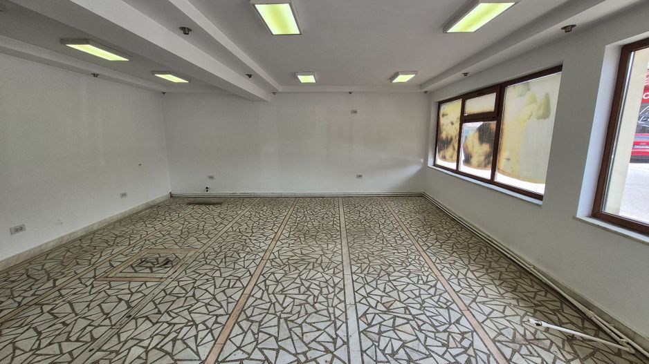 Spatiu comercial+Locuinta 664 mp construiti+anexa 16 mp si teren 845mp - Poză 8