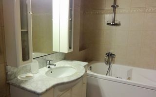 VILA SPATIOASA CU 5 CAMERE IN COMPLEX BOUTIQUE DIN IANCU NICOLAE - Poză 4