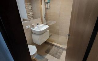 Apartament cu 3 camere de vanzare, Centru - Poză 7