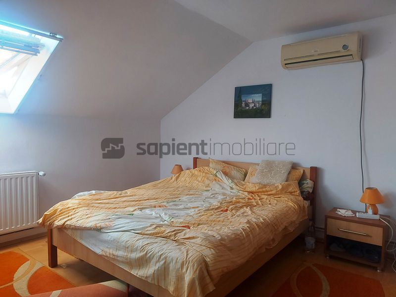 De vanzare casa si spatiu de restaurant in Tarian - Poză 14