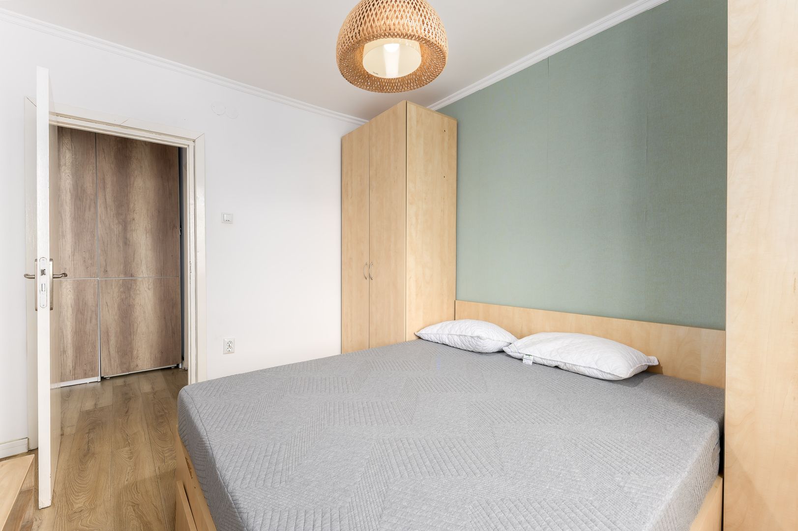 2 camere spatios, B-dul Bratianu, 50 m de metrou, vedere spate - Poză 8