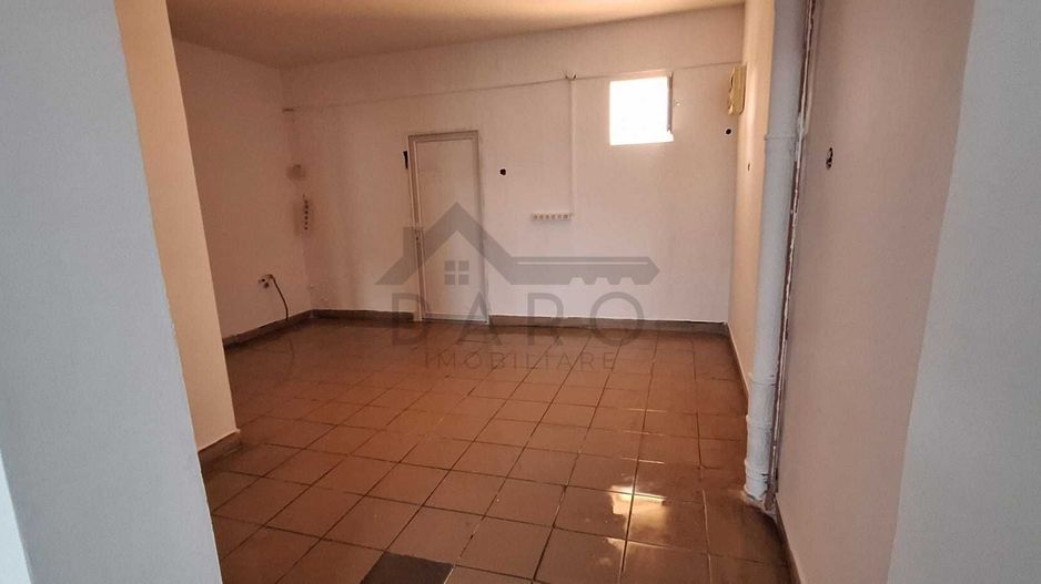 Închiriez spațiu comercial în centrul din Cristești – 75 mp - Poză 3
