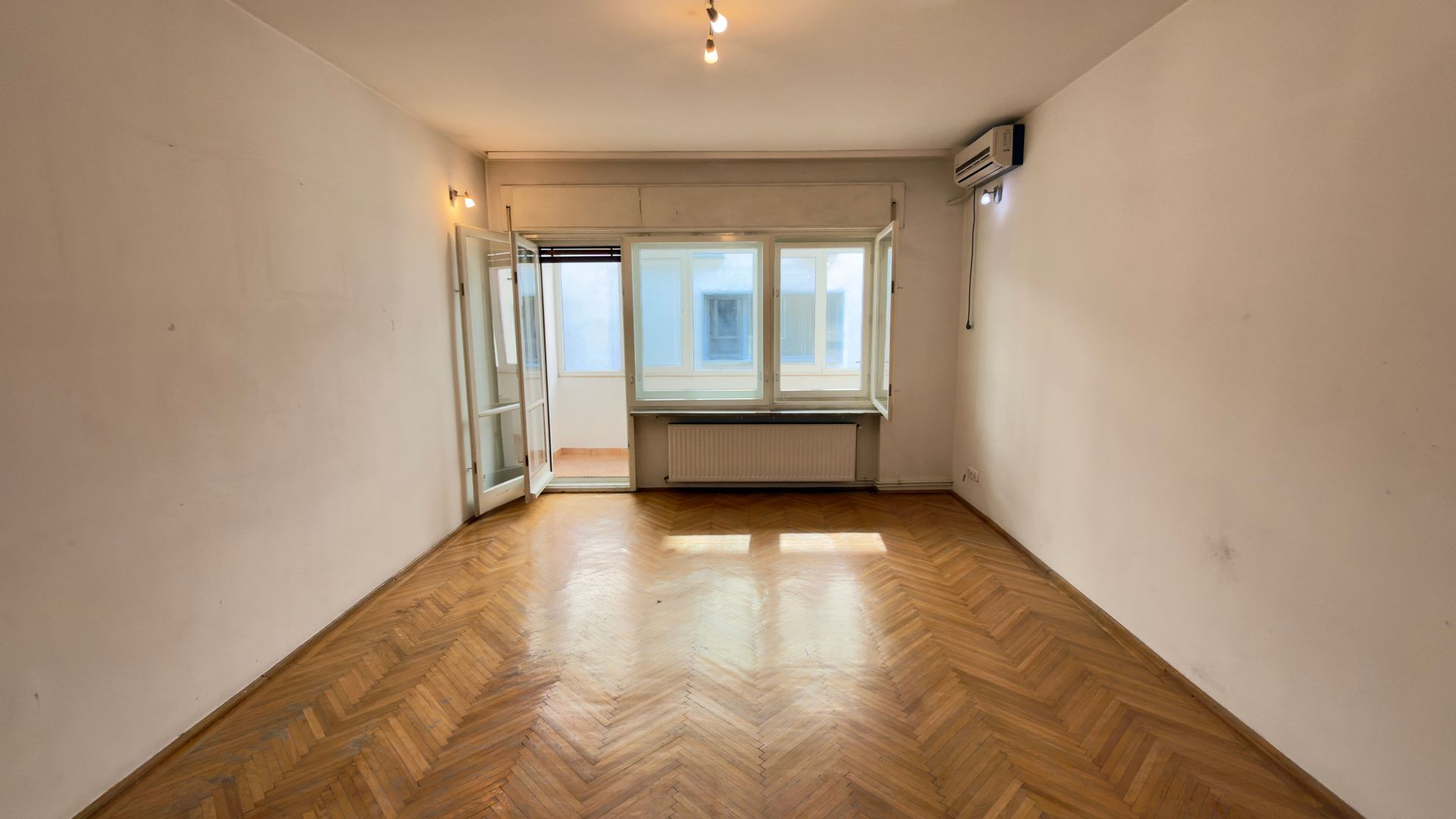 Apartament 4 camere Victoriei, Casa Vernescu, garaj, centrala, comision 0 ! - Poză 37