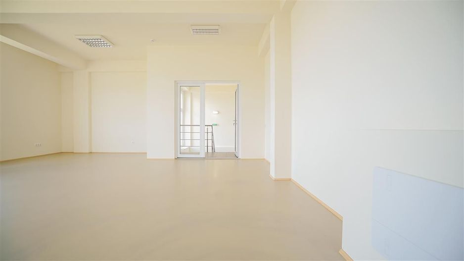 Cladire de birouri/clinica in Brasov zona Calea Bucuresti - Poză 30