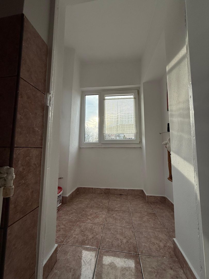 Chirie, apartament, 1 camera, 30 mp, Traian Lalescu Oradea. 250 E/lună - Poză 5