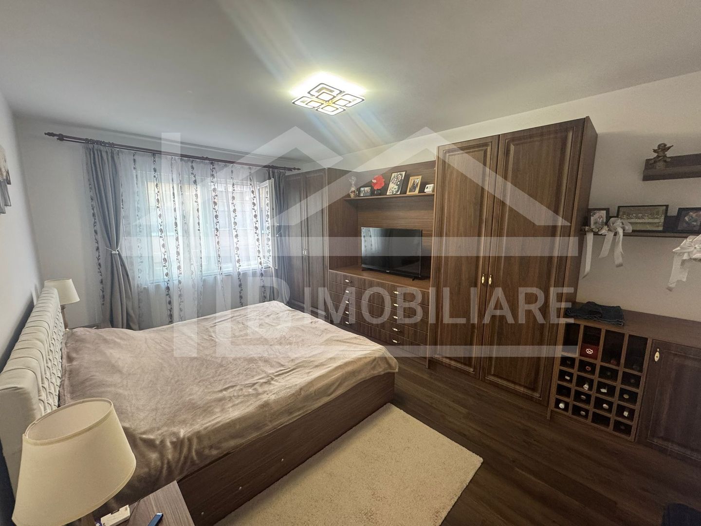 Apartament cu 3 camere, 70 mp, decomandat, garaj, Zona Fortuna - Poză 1