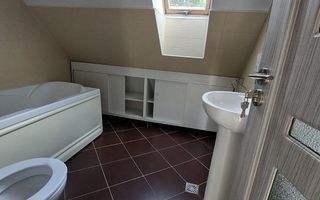 Casa duplex de vis în Florești – spațiu, lumină și grădină proprie. - Poză 10