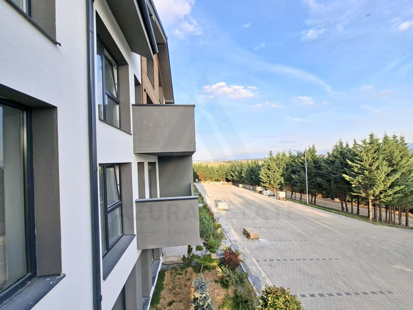 Apartament premium 3 camere + curte 50 mp 2 băi 61,4 mp utili Cristian - Poză 5
