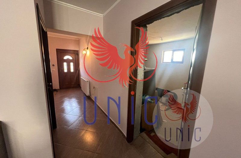 Casa, 4 camere, S+P+1E+M - Poză 5