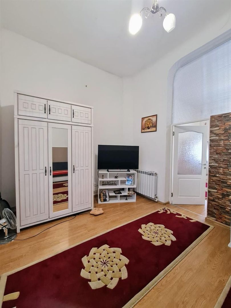 Casa Central Oradea - Poză 1