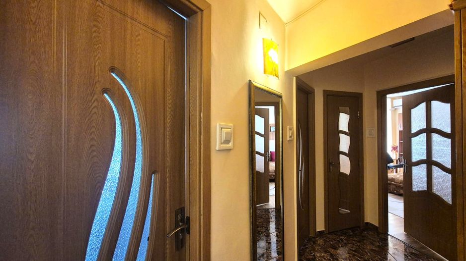 Exclusivitate - Apartament pretabil locuit, toate facilitătile in apropiere - Poză 11