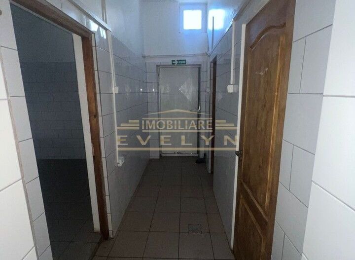 De Vanzare Spatiu Comercial, Zona Imparat Traian ( la 2 min. de MALL ), pret 81000 euro negociabil - Poză 3