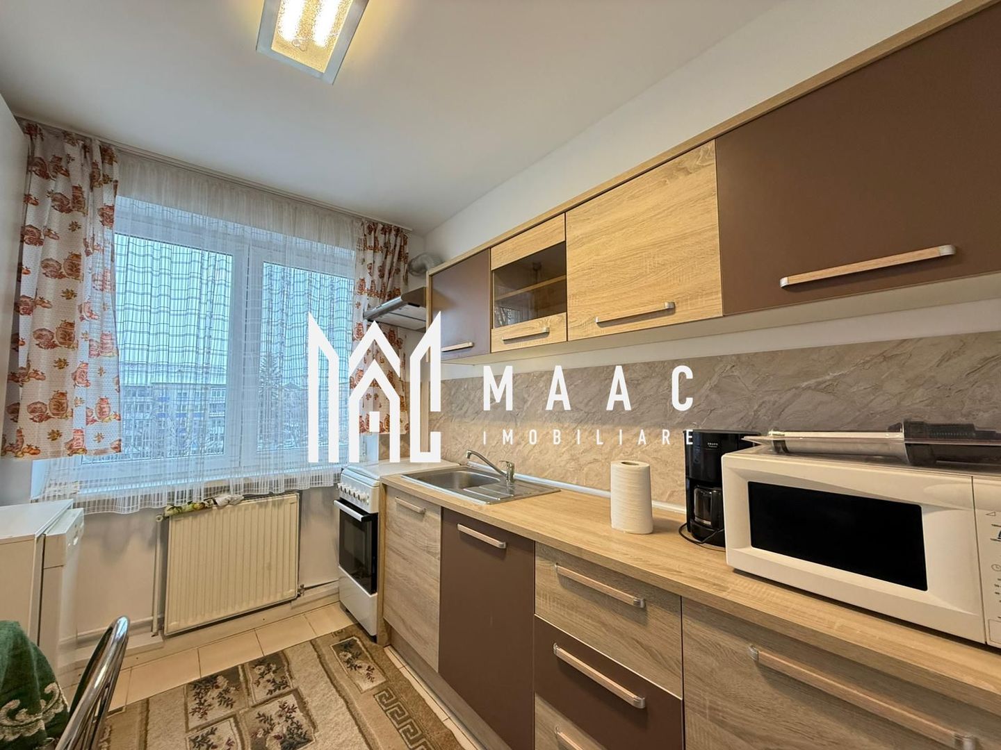 Apartament 2 camere | Etaj 3 | Balcon | Zona Centrala - Poză 3
