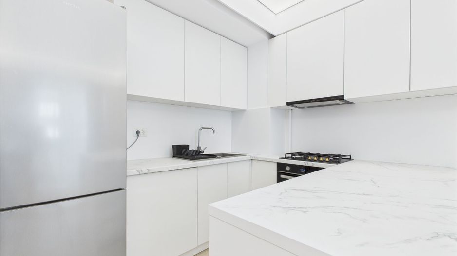 Vand Apartament 2 camere Cortina North - mobilat si utilat - Poză 4