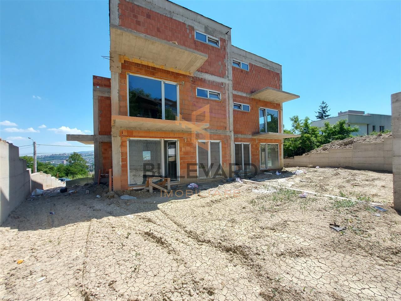 Casa exclusivista in Grigorescu cu teren de 750 mp! - Poză 1