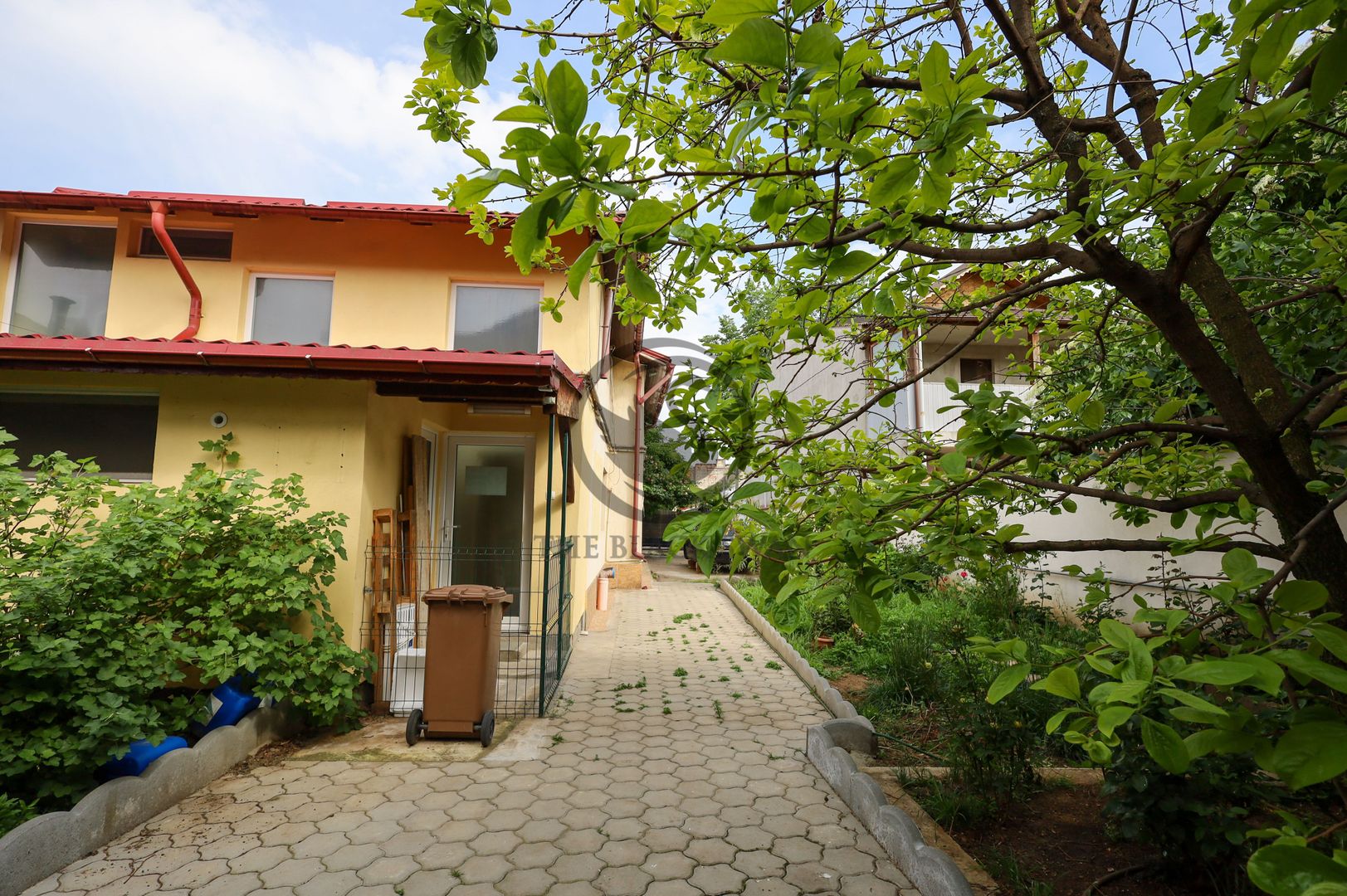 Casa de vanzare 12 camere | 2 constructii - Business, Rezidential | PH - Poză 17