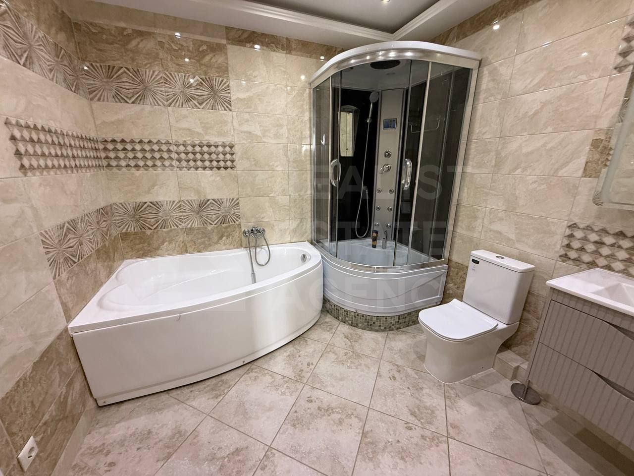 Chirie, apartament, 3 camere 120 mp, bd. Ștefan cel Mare, Centru - Poză 8