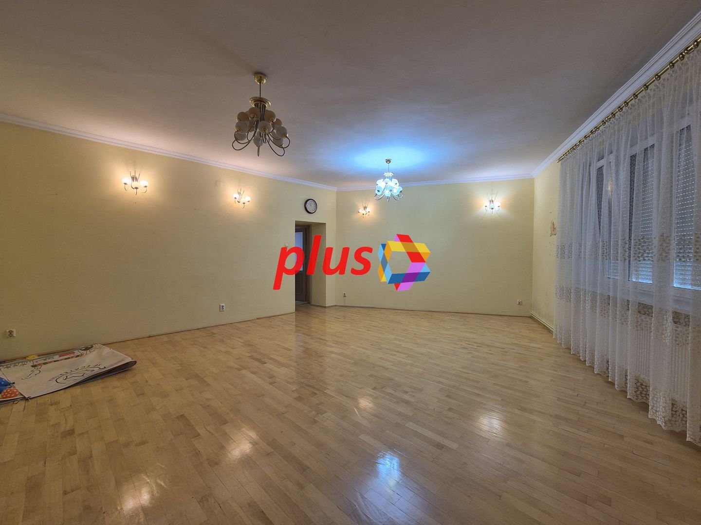 Casa de închiriat Brașov - 540 mp  # plus-imo.ro - Poză 1