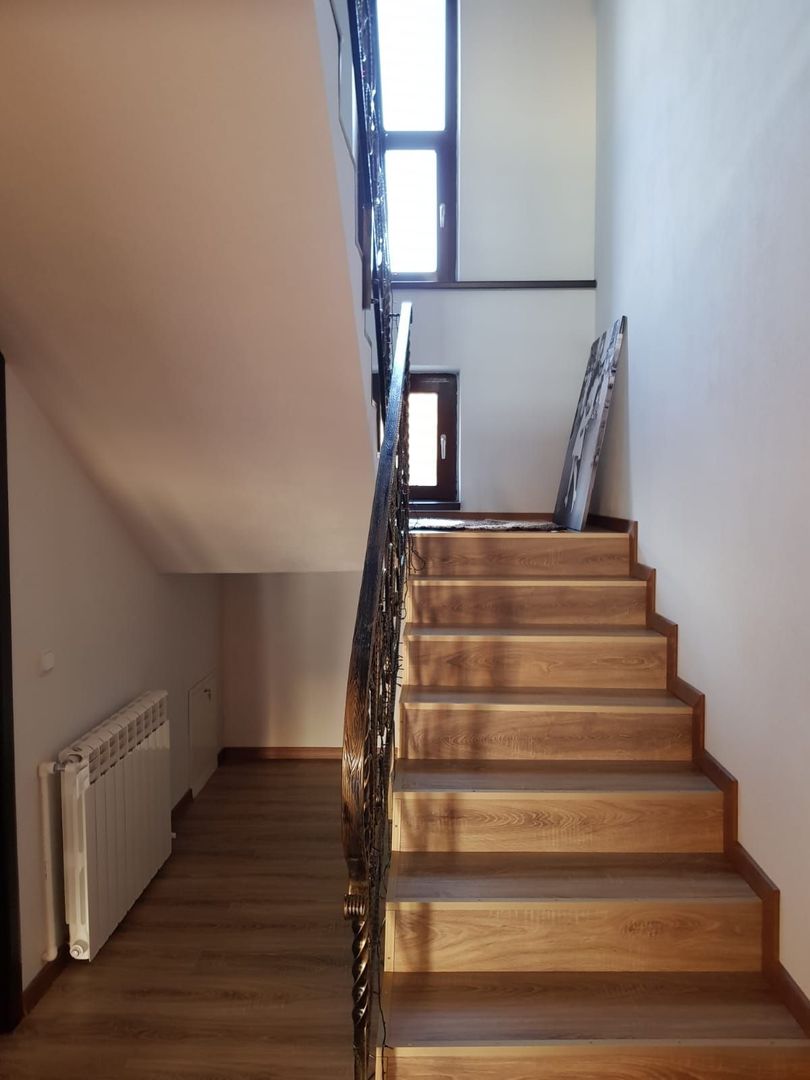 Refugiu la munte - casă cu 3070 mp teren și vedere spre Vârful Rânca - Poză 13