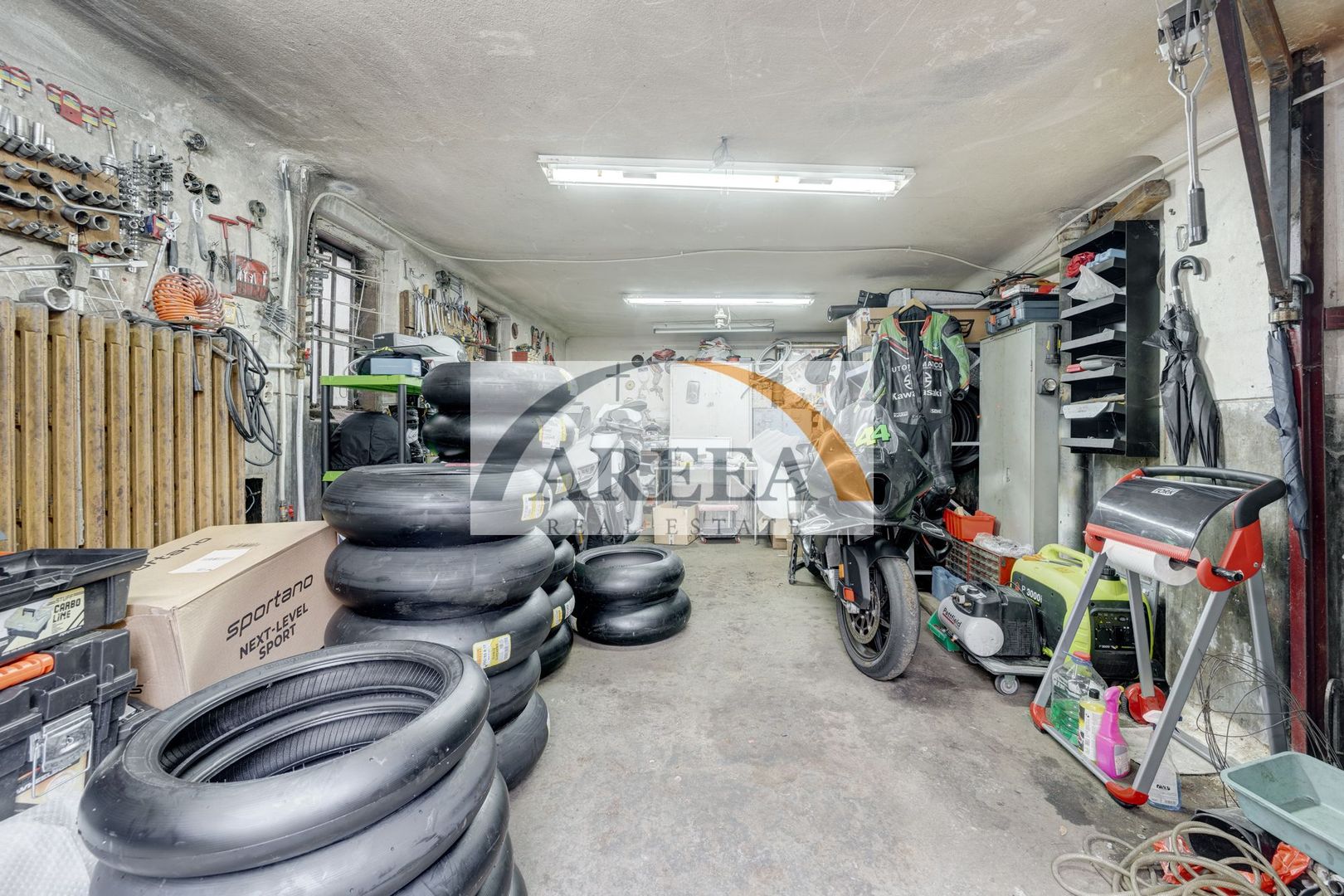 Ultracentral - zona Polona - 3 camere cu dependinte si GARAJ propriu - Poză 14