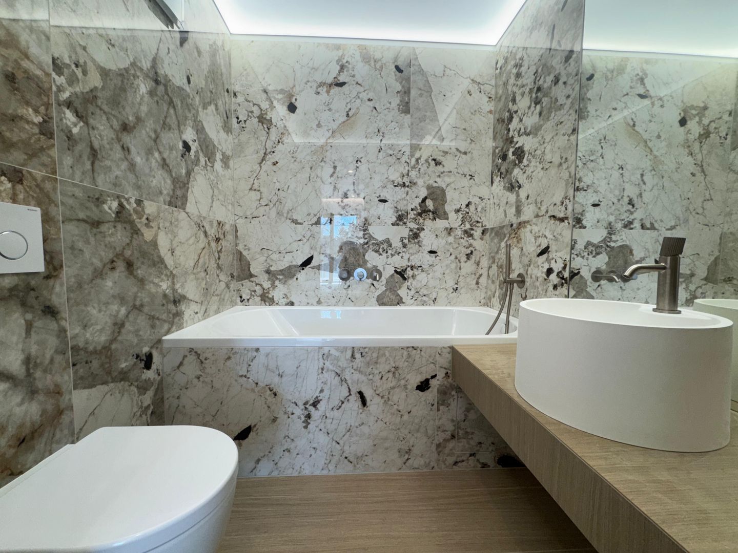 3 CAMERE || CORTINA 126 || EROUIANCU NICOLAE - Poză 4