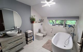 Vilă zona centrală la 750 m de UMF și de Tg. Cucu - Poză 7