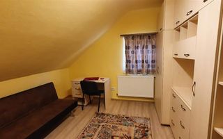Apartament cu 3 camere, parter + mansardă, decomandat, zona Cetate - Poză 9