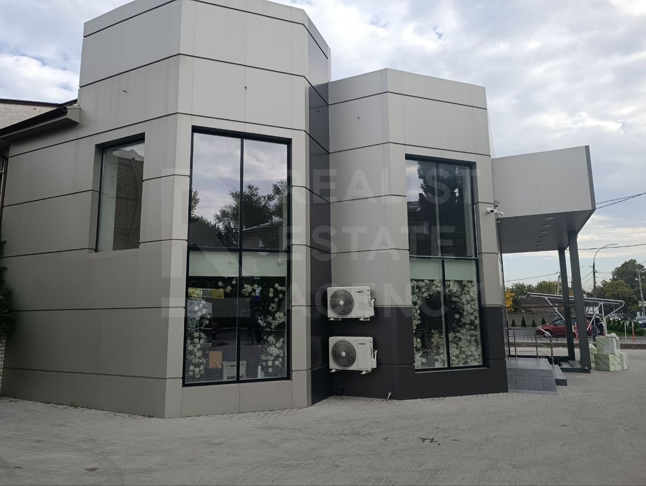 Vanzarea spațiului comercial 136 mp, str. Kiev, Bălți - Poză 1