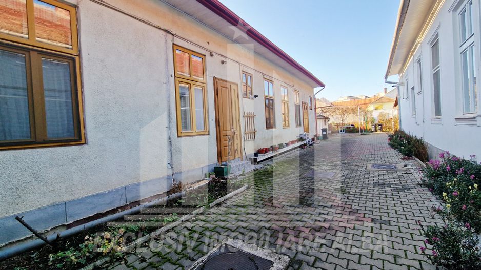 Casa pozitie ultracentrla in Alba Iulia - Poză 2