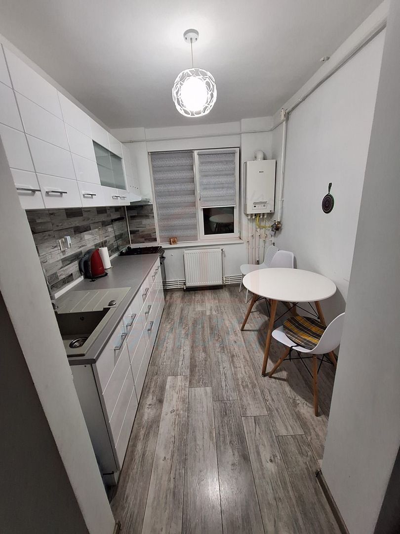 Închiriez apartament în zonă centrală – Galați - Poză 3